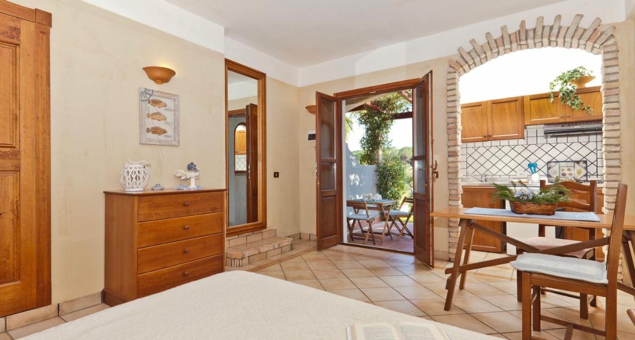 Apartments In Residence With Swimming Pool In Santa Margherita Di Pula, 250 Meters From The Sea Esterno foto