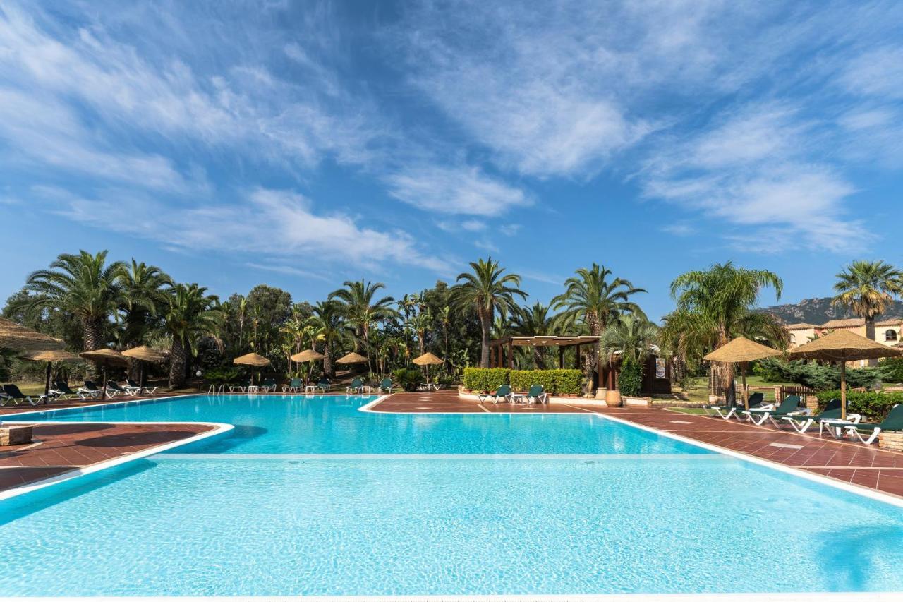 Apartments In Residence With Swimming Pool In Santa Margherita Di Pula, 250 Meters From The Sea Esterno foto
