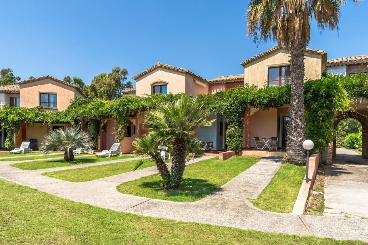 Apartments In Residence With Swimming Pool In Santa Margherita Di Pula, 250 Meters From The Sea Esterno foto