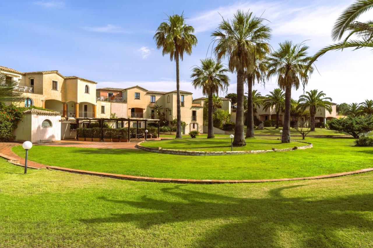Apartments In Residence With Swimming Pool In Santa Margherita Di Pula, 250 Meters From The Sea Esterno foto