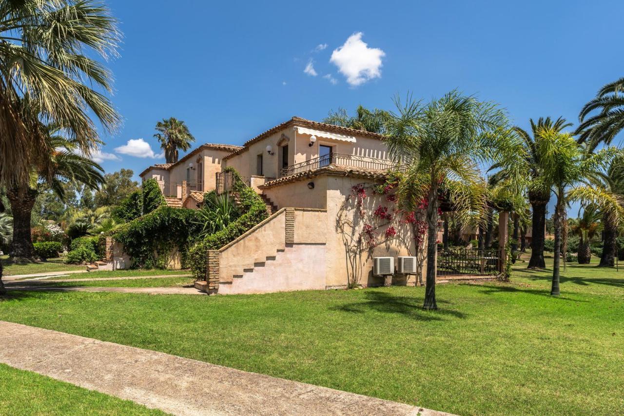 Apartments In Residence With Swimming Pool In Santa Margherita Di Pula, 250 Meters From The Sea Esterno foto